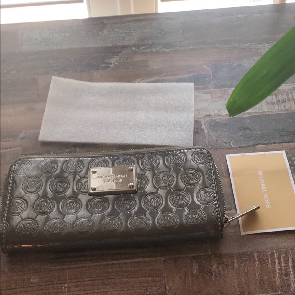 Michael Kors Shiny Silver Monogram Walket